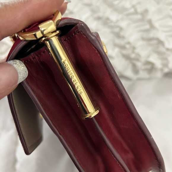 🇺🇸SALE🎈
LOUISE ET CIE - Burgundy Suede/ Leather Crossbody Bag - - Picture 4 of 10